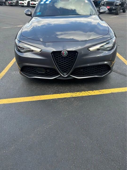 2022 Alfa Romeo Giulia - Image 6 of 6
