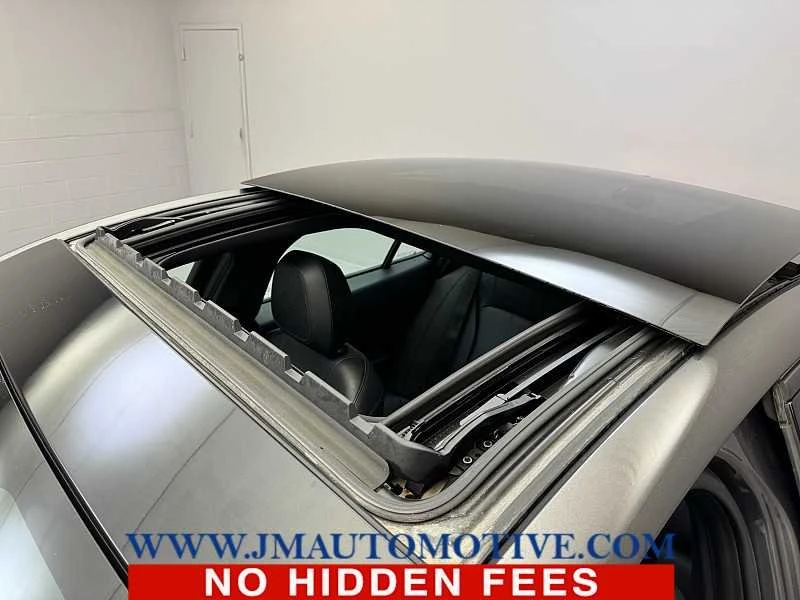 2022 Alfa Romeo Giulia - Image 11 of 20