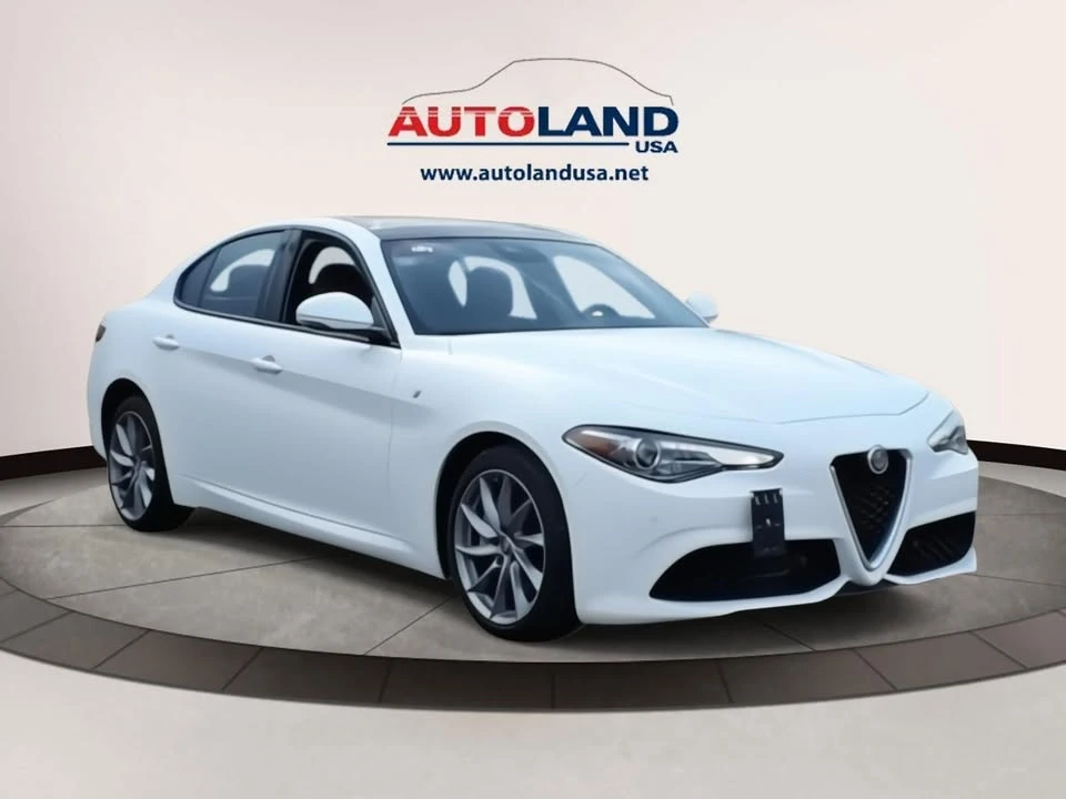 2022 Alfa Romeo Giulia - Image 4 of 20