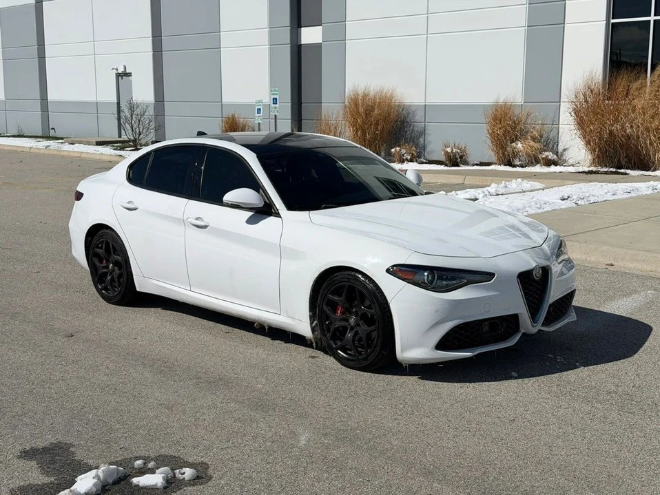 2022 Alfa Romeo Giulia - Image 3 of 18