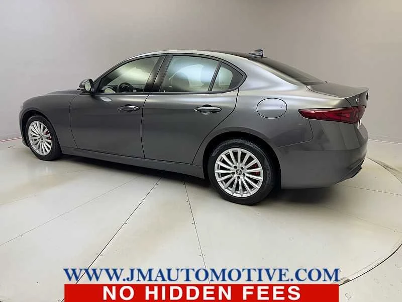 2022 Alfa Romeo Giulia - Image 3 of 20