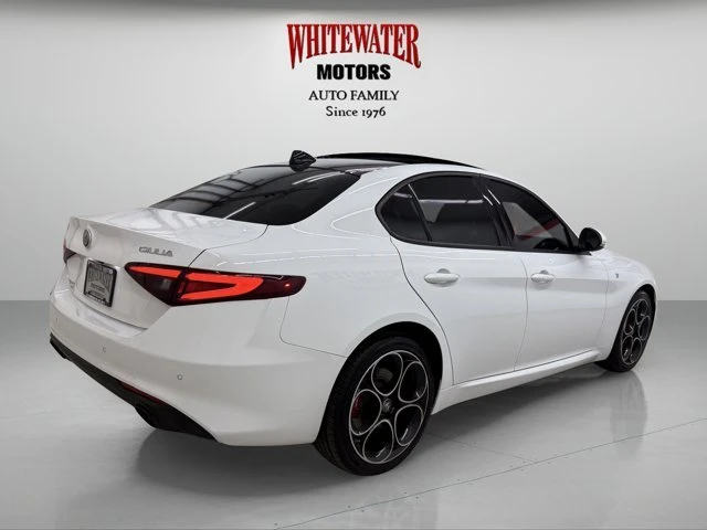 2022 Alfa Romeo Giulia - Image 4 of 20