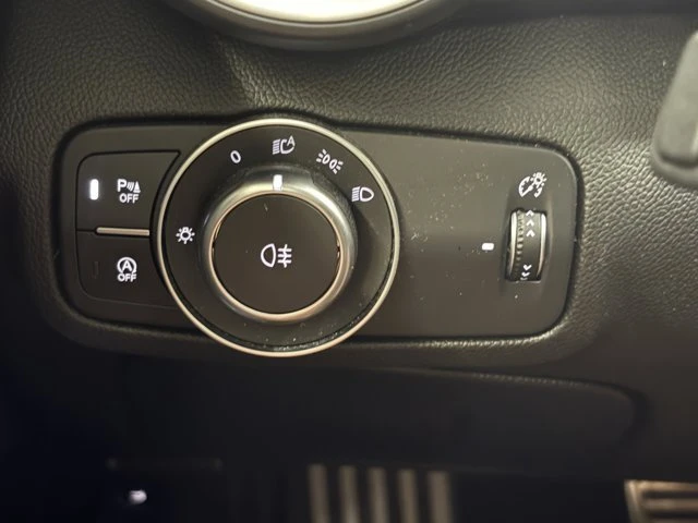2022 Alfa Romeo Giulia - Image 12 of 20