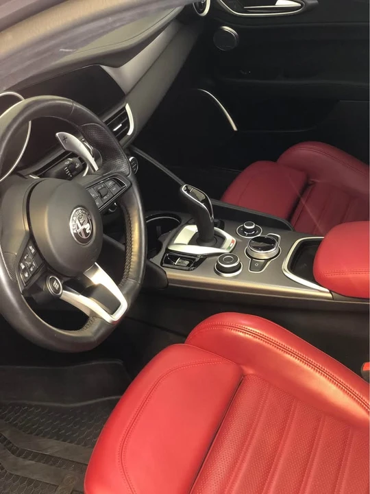 2022 Alfa Romeo Giulia - Image 6 of 7