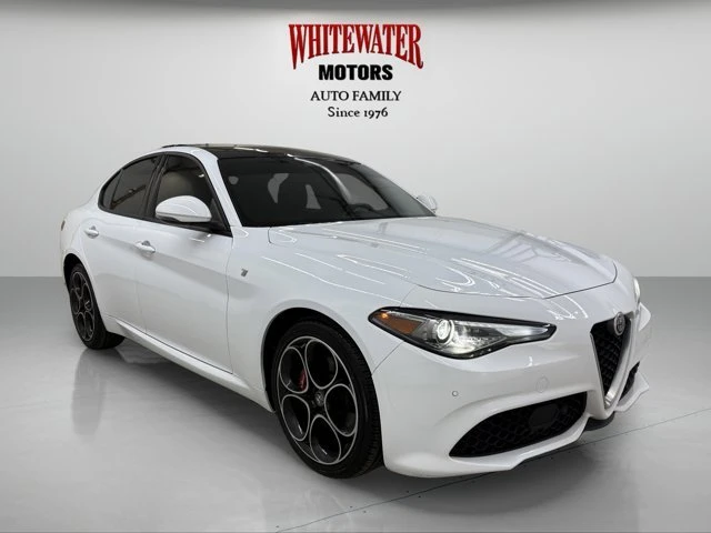 2022 Alfa Romeo Giulia - Image 5 of 20