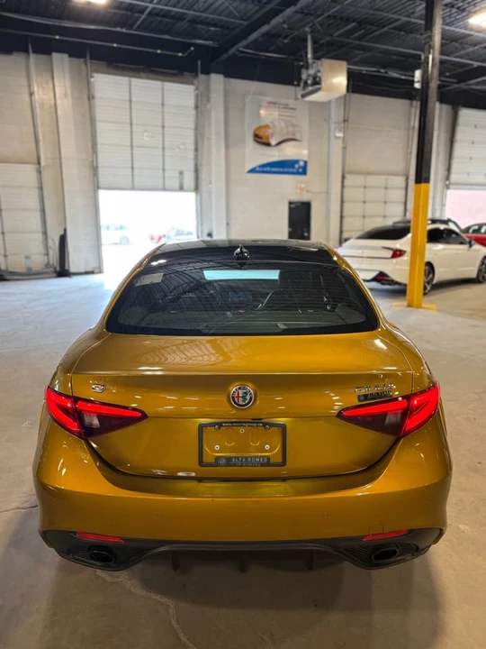 2022 Alfa Romeo Giulia - Image 7 of 16