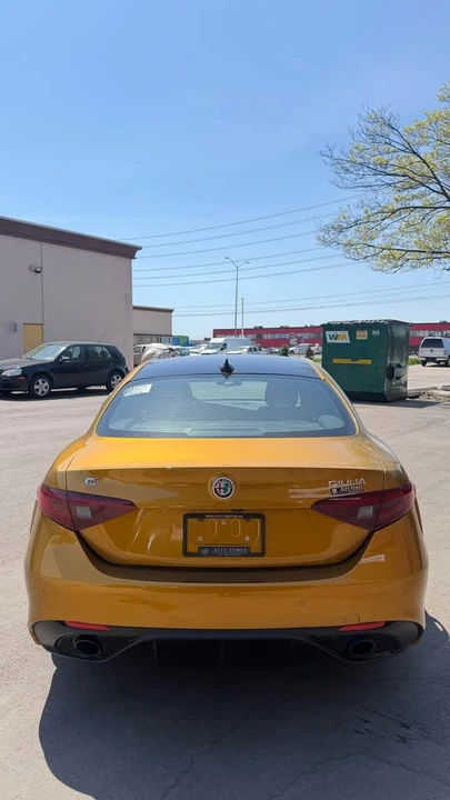 2022 Alfa Romeo Giulia - Image 6 of 15
