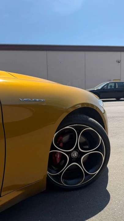 2022 Alfa Romeo Giulia - Image 4 of 15