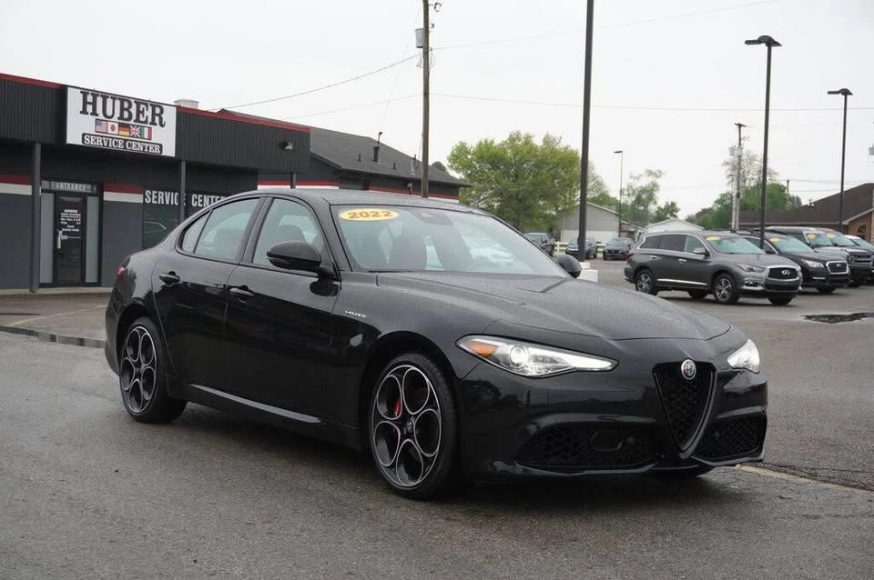 2022 Alfa Romeo Giulia - Image 9 of 20