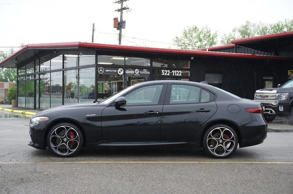 2022 Alfa Romeo Giulia - Image 4 of 20