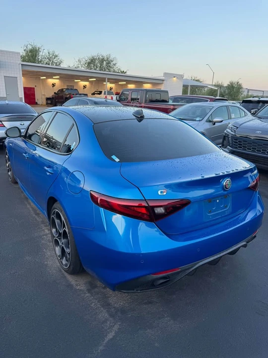 2022 Alfa Romeo Giulia - Image 6 of 7