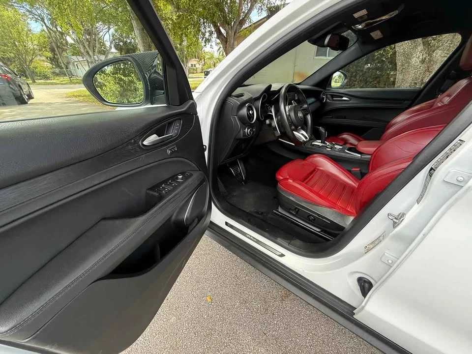 2022 Alfa Romeo Giulia - Image 7 of 16