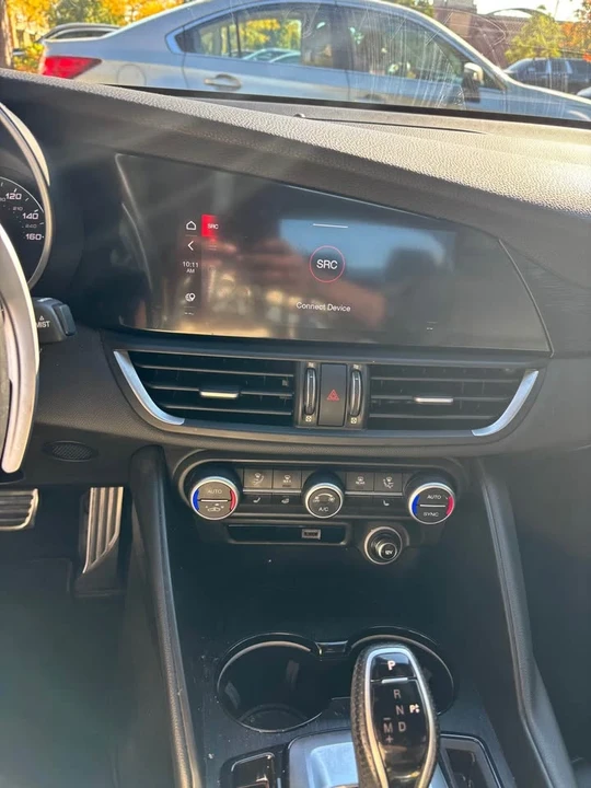 2022 Alfa Romeo Giulia - Image 4 of 6