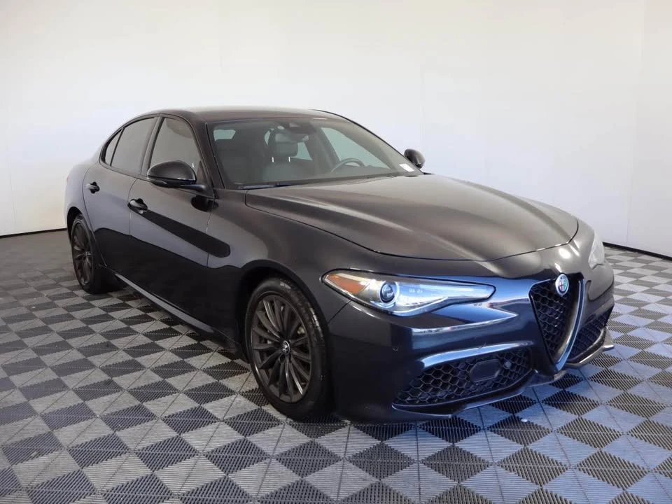 2022 Alfa Romeo Giulia - Image 4 of 5