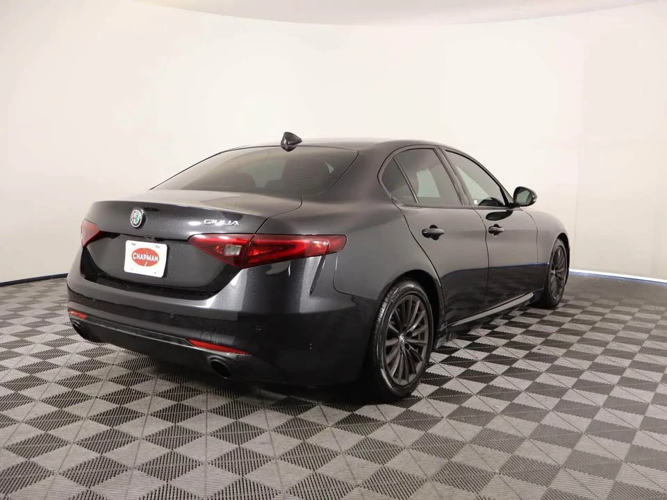 2022 Alfa Romeo Giulia - Image 3 of 5
