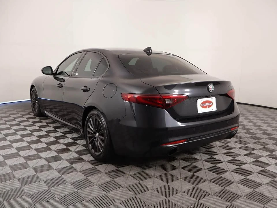 2022 Alfa Romeo Giulia - Image 2 of 5