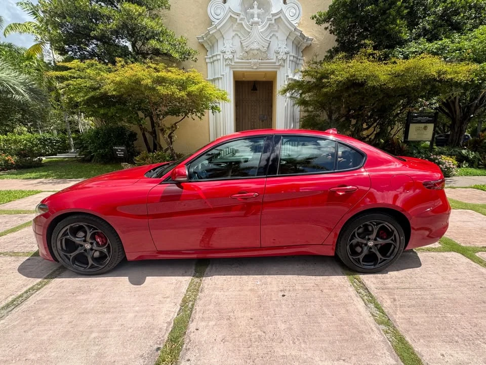 2022 Alfa Romeo Giulia - Image 7 of 8