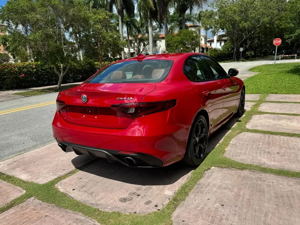2022 Alfa Romeo Giulia - Image 2 of 8