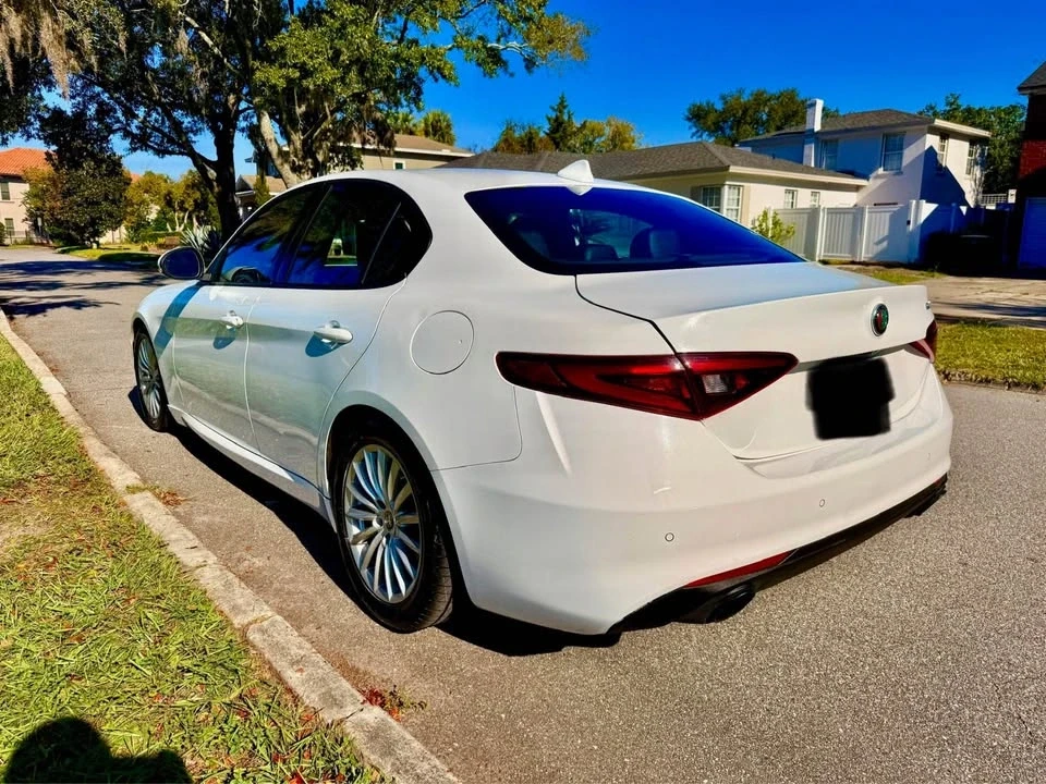 2022 Alfa Romeo Giulia - Image 5 of 20