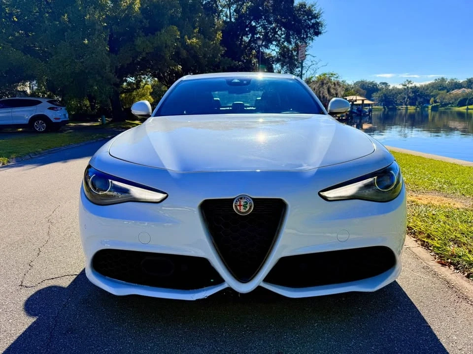 2022 Alfa Romeo Giulia - Image 2 of 20