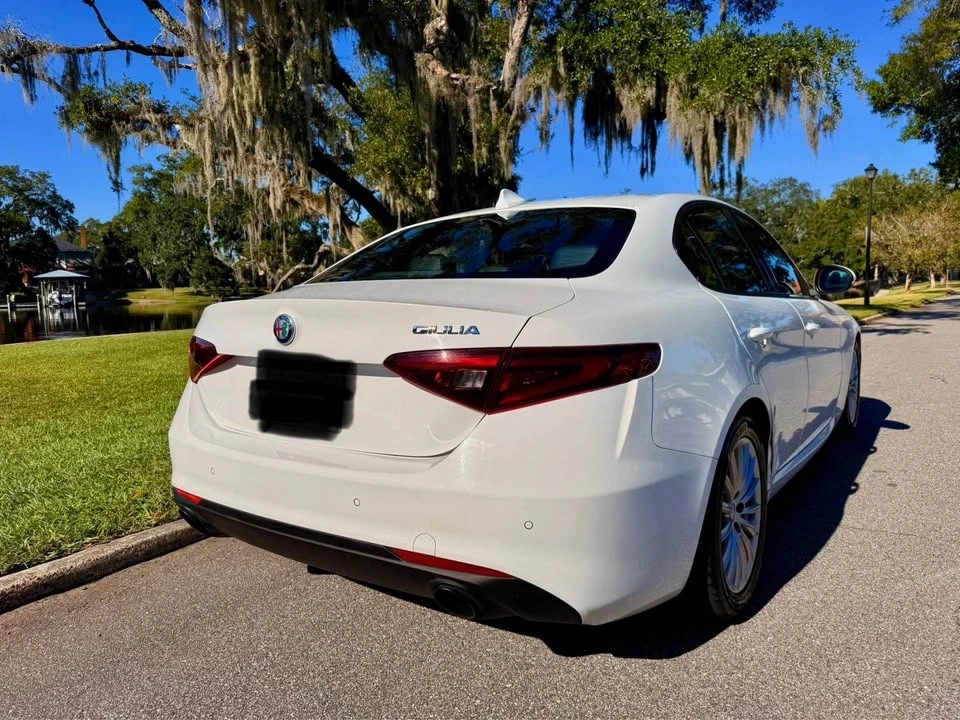 2022 Alfa Romeo Giulia - Image 7 of 20