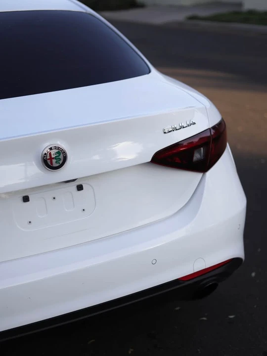 2022 Alfa Romeo Giulia - Image 4 of 13