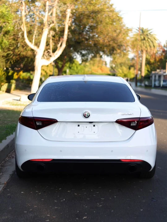 2022 Alfa Romeo Giulia - Image 3 of 13