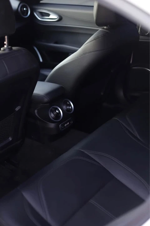 2022 Alfa Romeo Giulia - Image 13 of 13