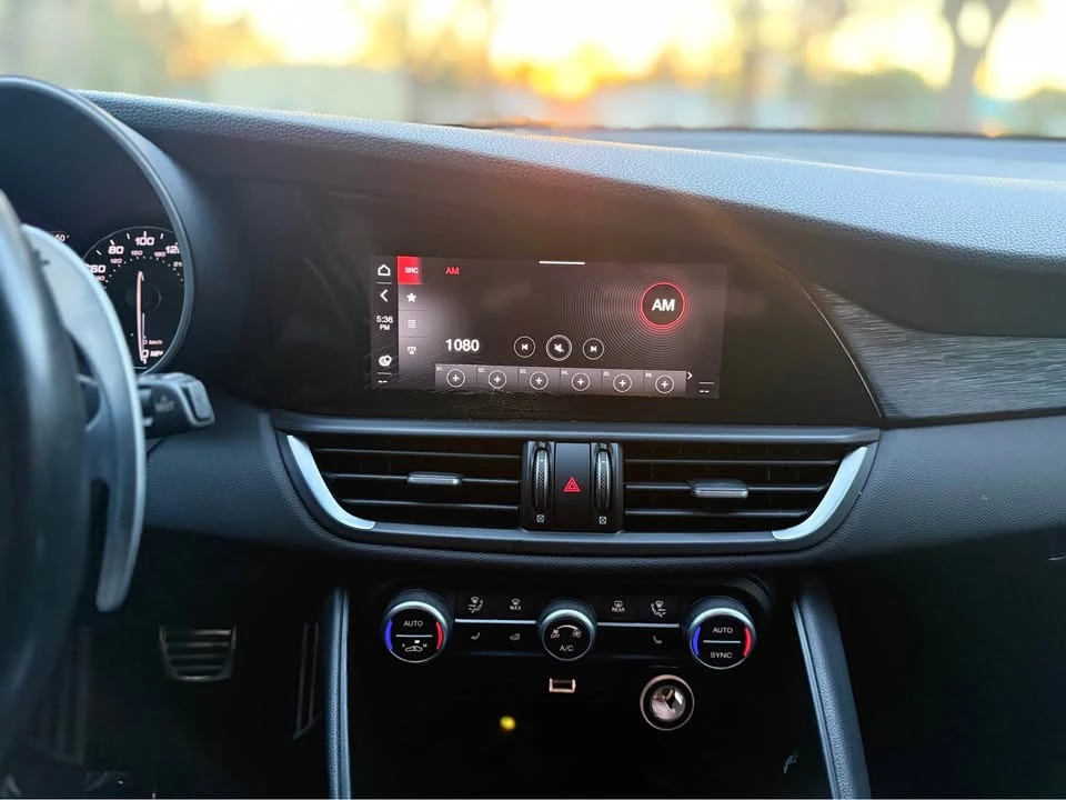 2022 Alfa Romeo Giulia - Image 18 of 20