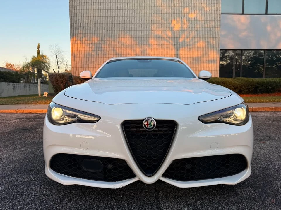 2022 Alfa Romeo Giulia - Image 3 of 20
