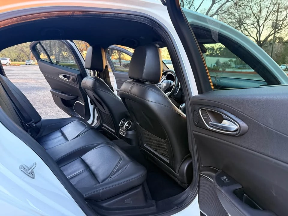 2022 Alfa Romeo Giulia - Image 13 of 20
