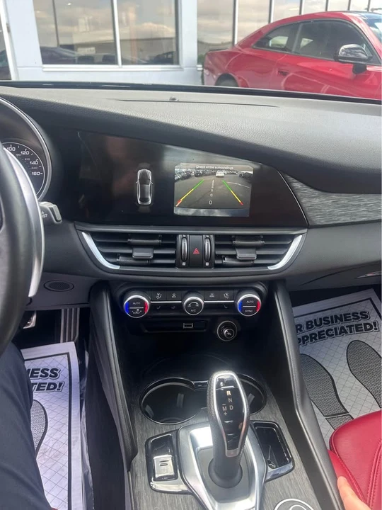 2022 Alfa Romeo Giulia - Image 11 of 12