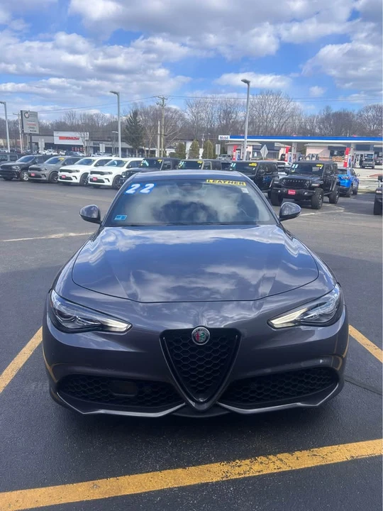 2022 Alfa Romeo Giulia - Image 2 of 12