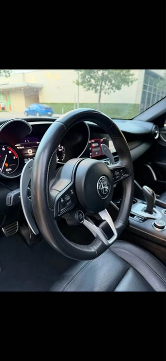 2022 Alfa Romeo Giulia - Image 6 of 14