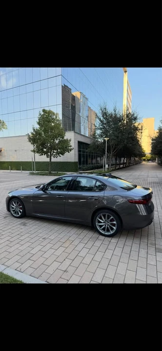 2022 Alfa Romeo Giulia - Image 3 of 14