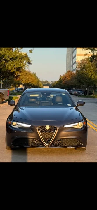 2022 Alfa Romeo Giulia - Image 13 of 14