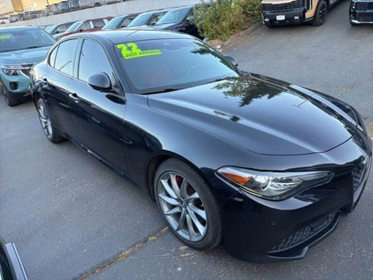 2022 Alfa Romeo Giulia - Image 5 of 7