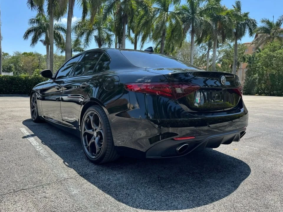2022 Alfa Romeo Giulia - Image 6 of 9