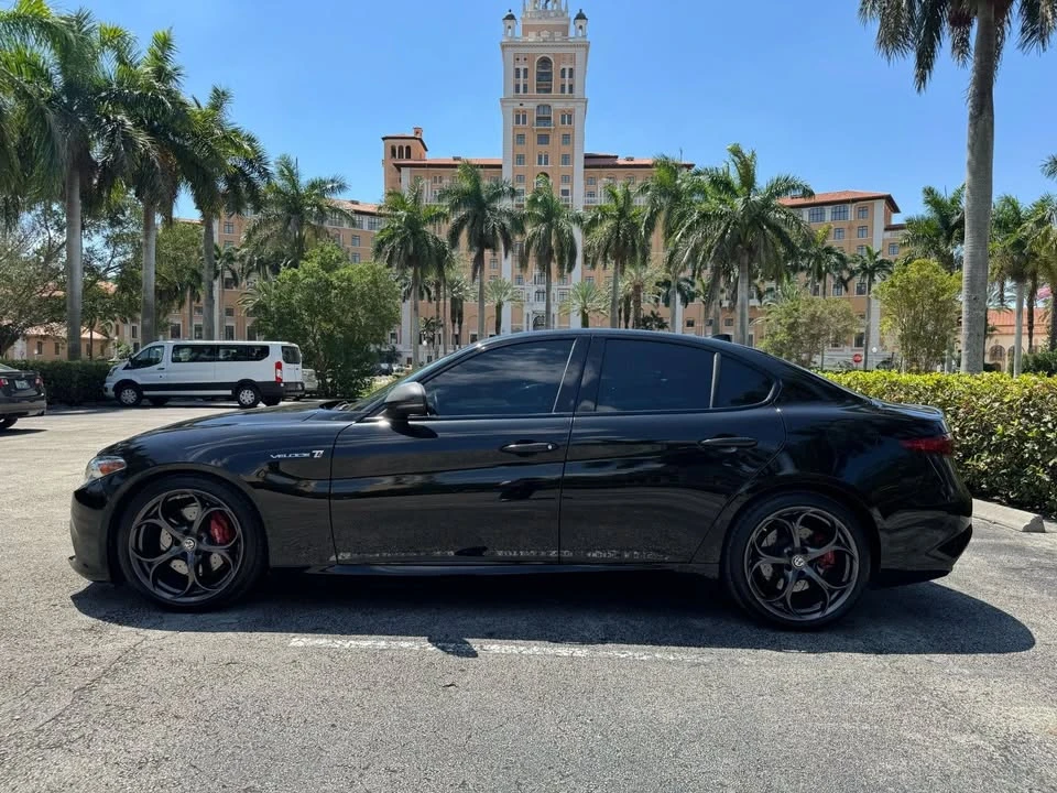 2022 Alfa Romeo Giulia - Image 4 of 9
