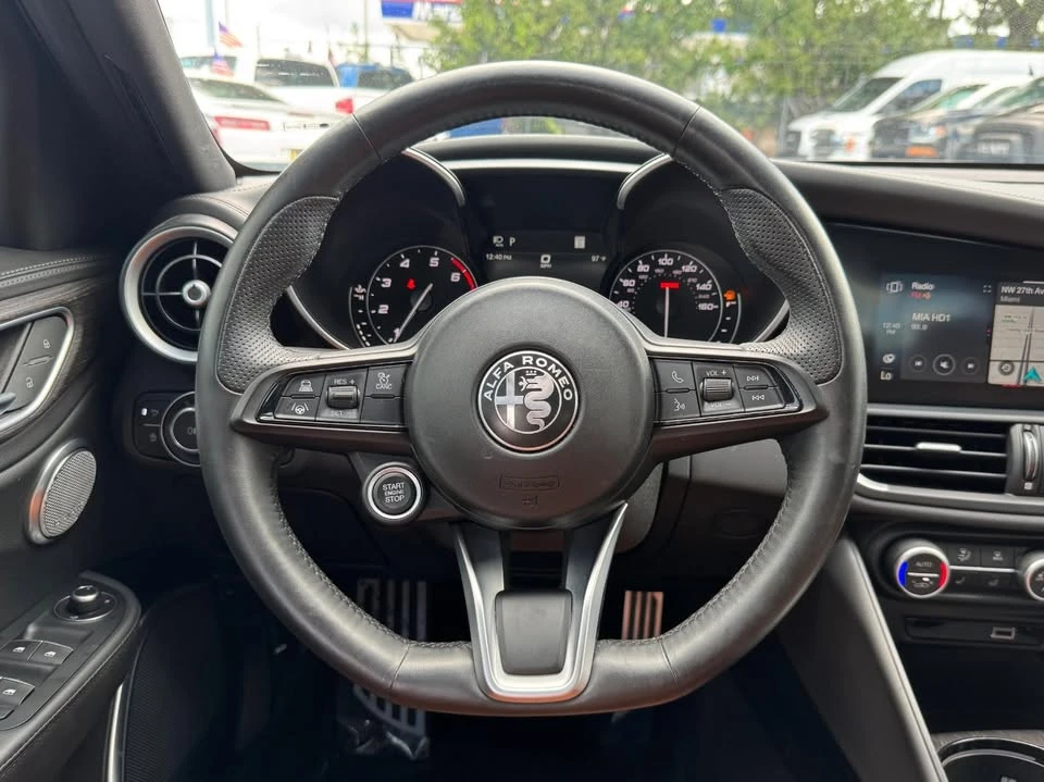 2022 Alfa Romeo Giulia - Image 9 of 9