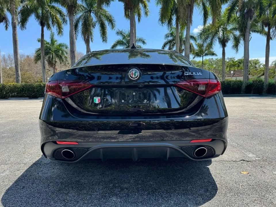 2022 Alfa Romeo Giulia - Image 5 of 9