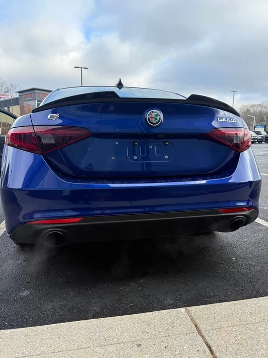 2022 Alfa Romeo Giulia - Image 2 of 5