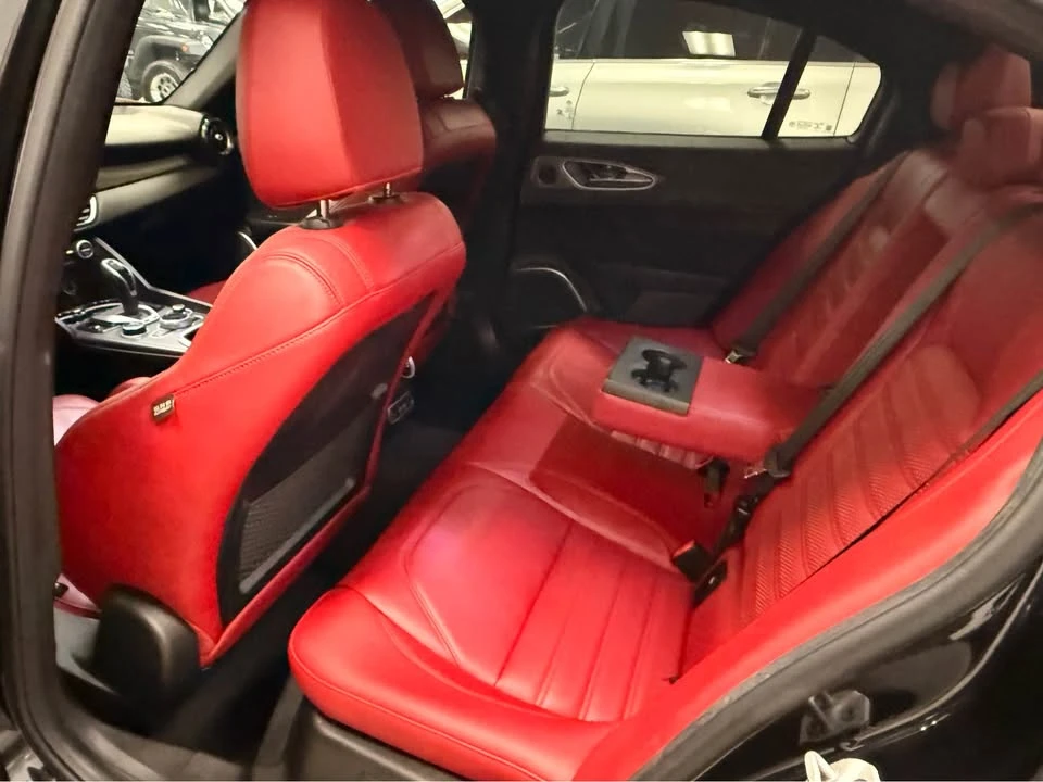 2022 Alfa Romeo Giulia - Image 14 of 17