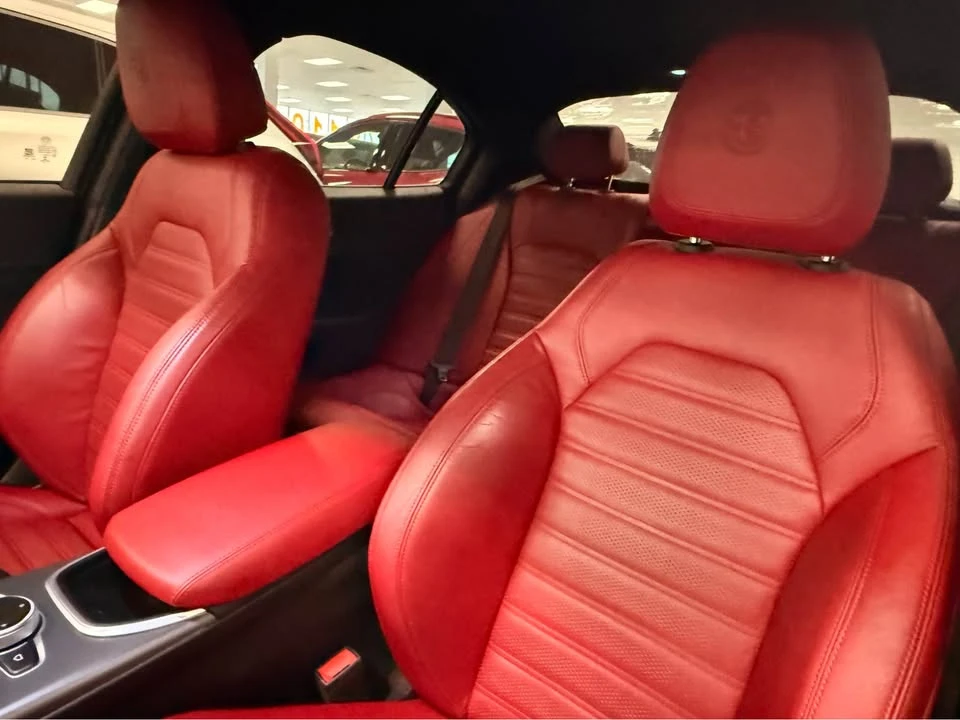 2022 Alfa Romeo Giulia - Image 11 of 17