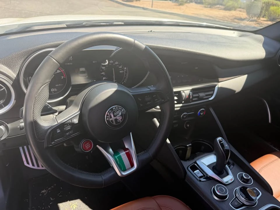 2022 Alfa Romeo Giulia - Image 10 of 12