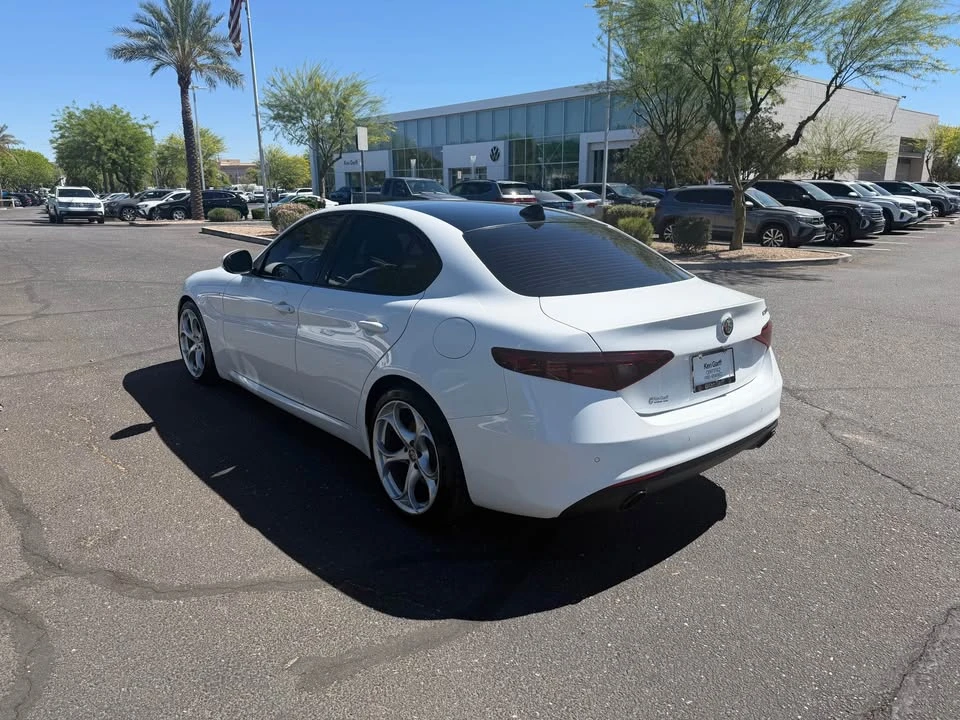 2022 Alfa Romeo Giulia - Image 7 of 12