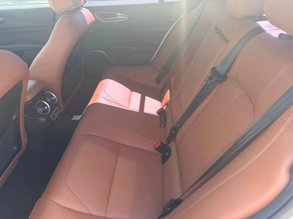 2022 Alfa Romeo Giulia - Image 11 of 12