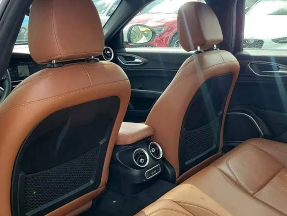 2022 Alfa Romeo Giulia - Image 7 of 18