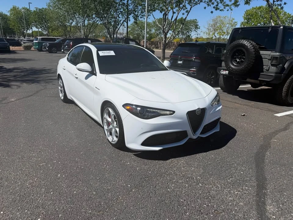 2022 Alfa Romeo Giulia - Image 3 of 12