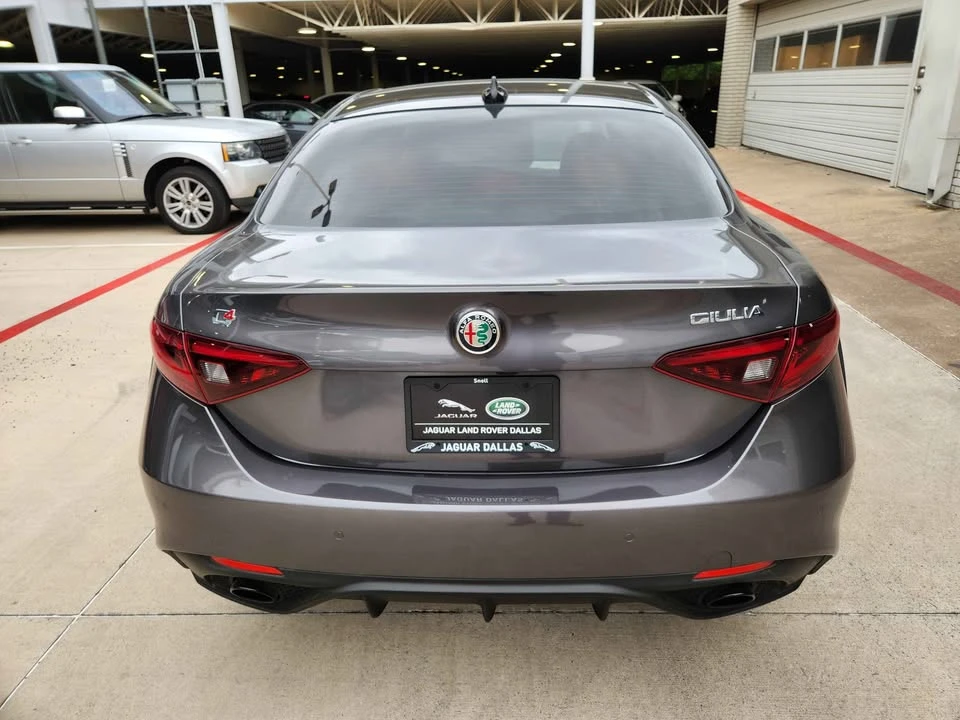 2022 Alfa Romeo Giulia - Image 6 of 11